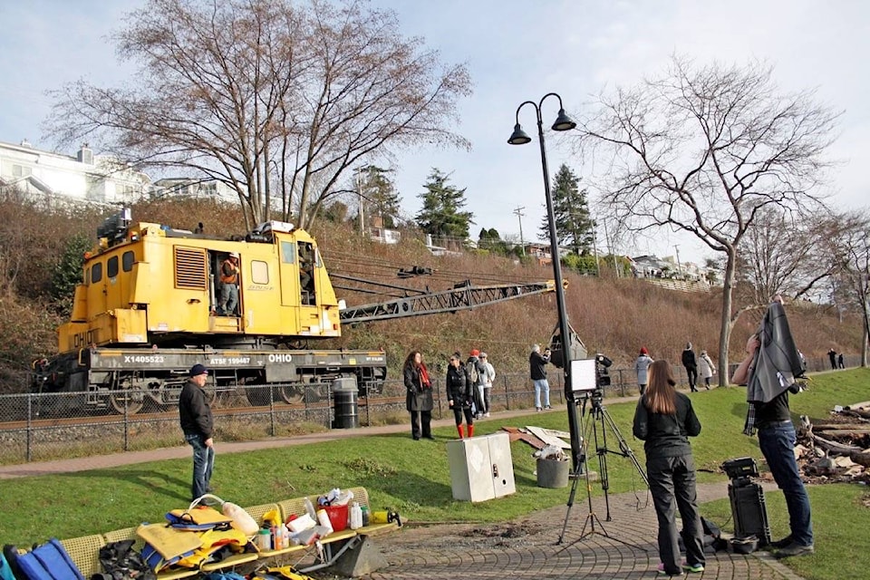 14930832_web1_181221-PAN-M-BNSF-crane-KS