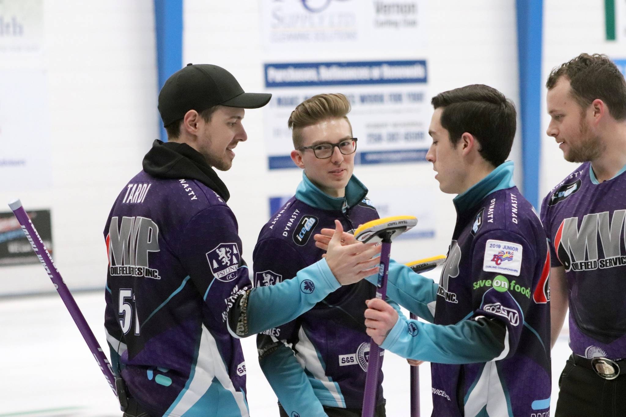 15000937_web1_190101-VMS-M-curling-9