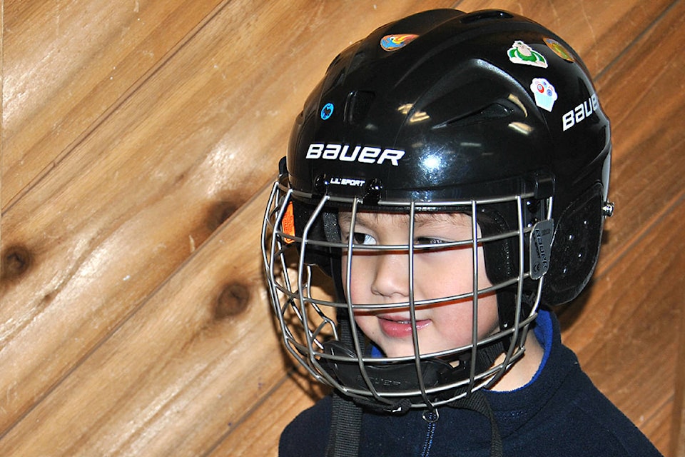 15044413_web1_190107-LAD-Ball-hockey-give-back-file