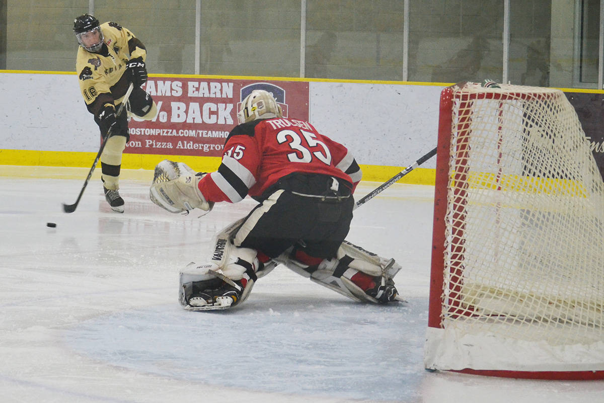 15099799_web1_190110-ALT-Kodiaks-down-Panthers_3