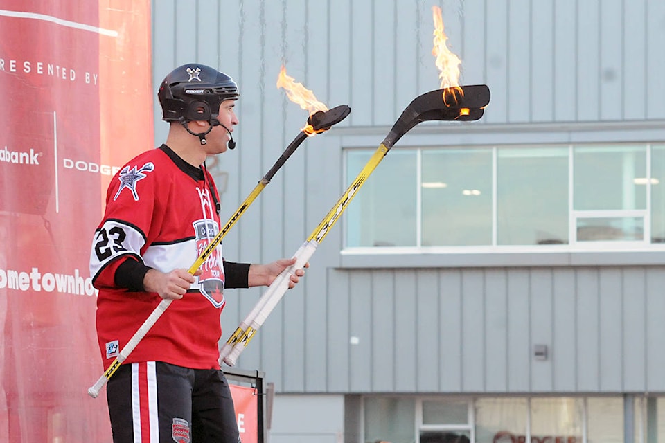 15114821_web1_190112-LAT-Hockey-tour-juggler