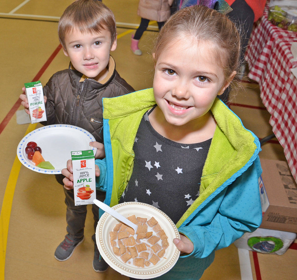 15180137_web1_190117-LAD-GroceryStoreSchoolBreakfast_8