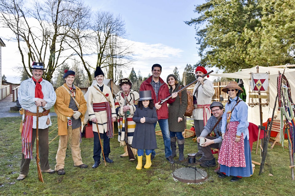 10195521_web1_180115-LAD-FortFrenchFestival_1