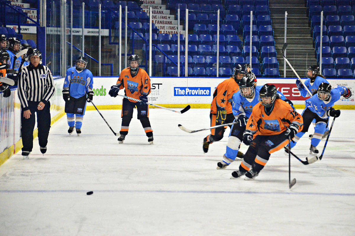 10470498_web1_180203-LAD-SouthCoastWomensHockeyAllStarGame_2