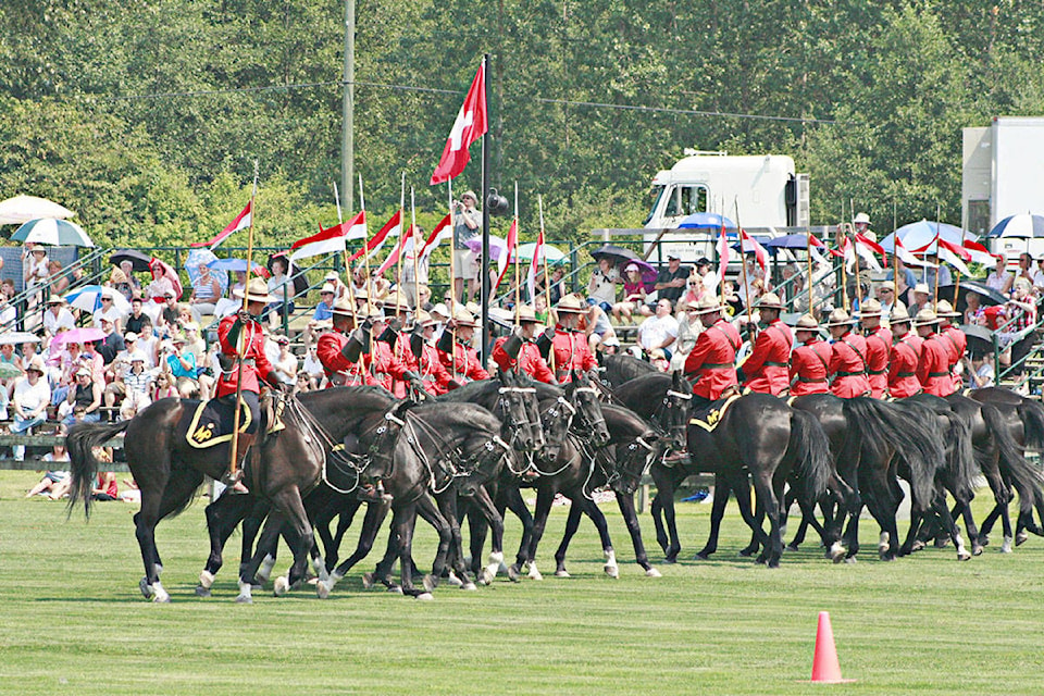 11361401_web1_180409-LAD-MusicalRide