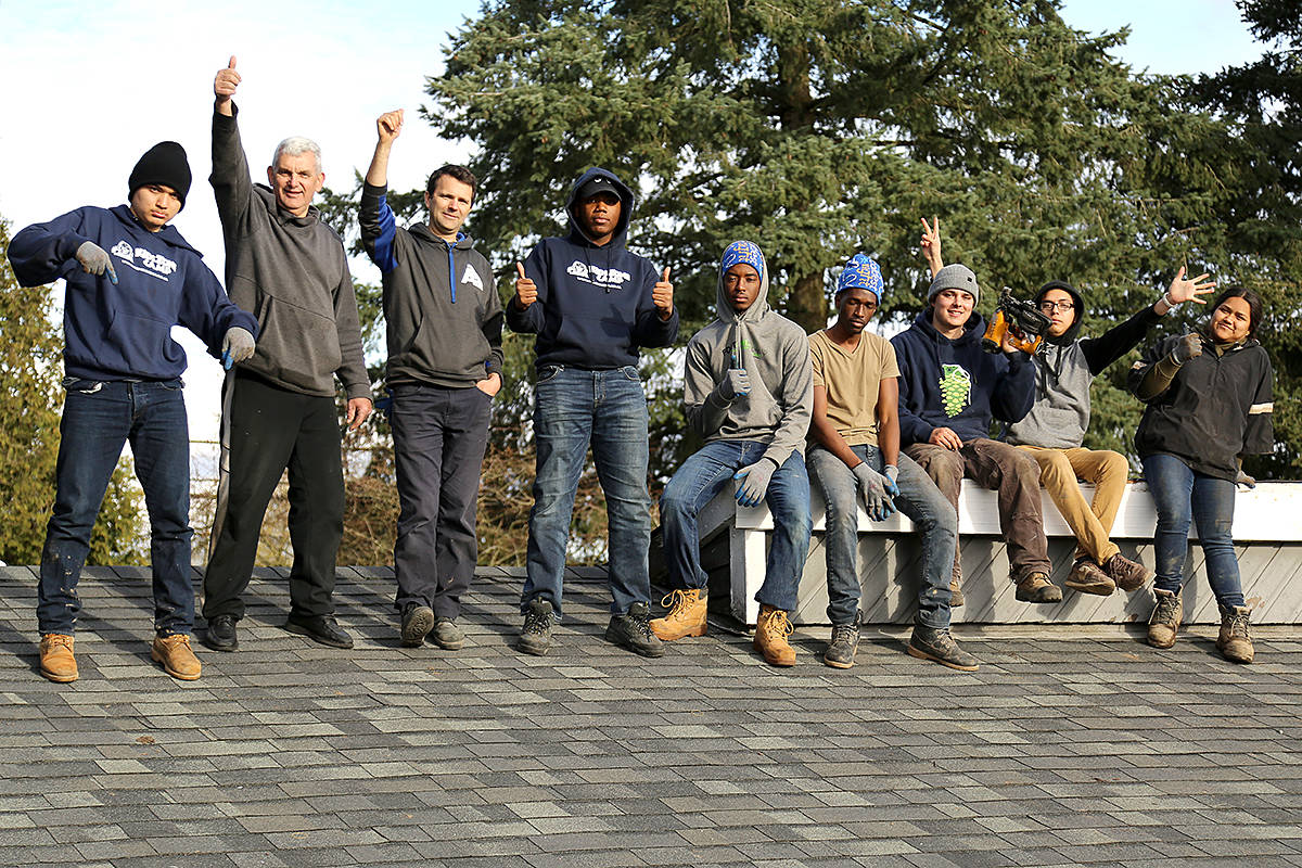 11558900_web1_Roofing-GroupC