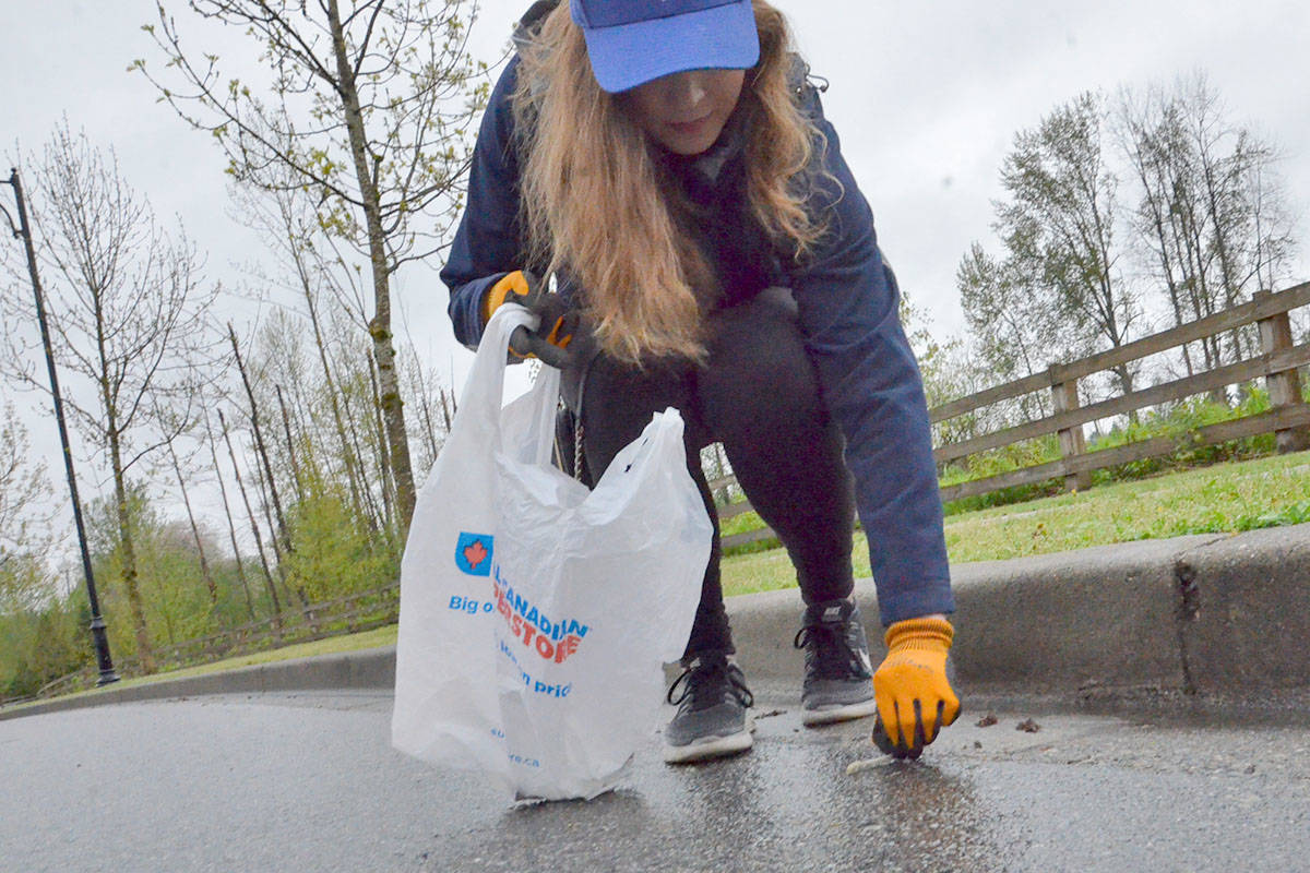11657329_web1_180428-LAD-TWPcleanUpDay_2