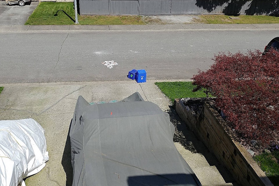 11741987_web1_51622134_garbage-mess-cropped-1