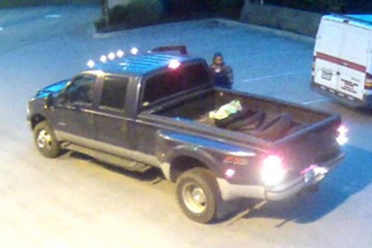12039885_web1_180524VanSmashed