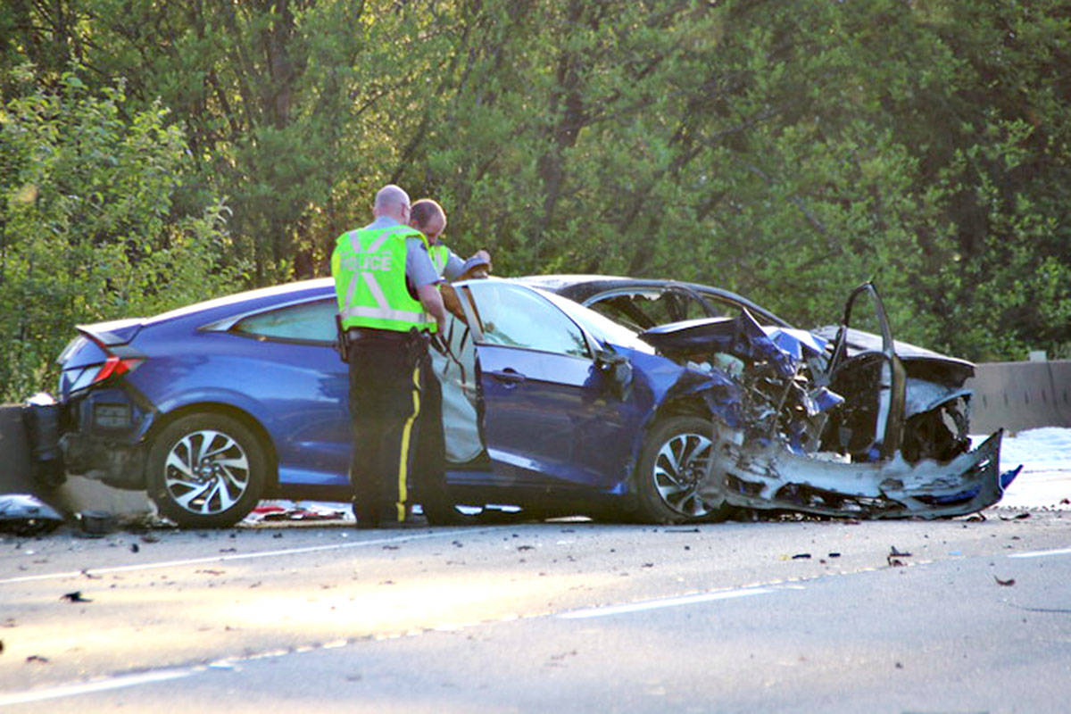 12043304_web1_180524-LAD-highwayCrashFire_5
