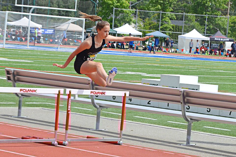 12153321_web1_180602-LAD-TrackChamp1