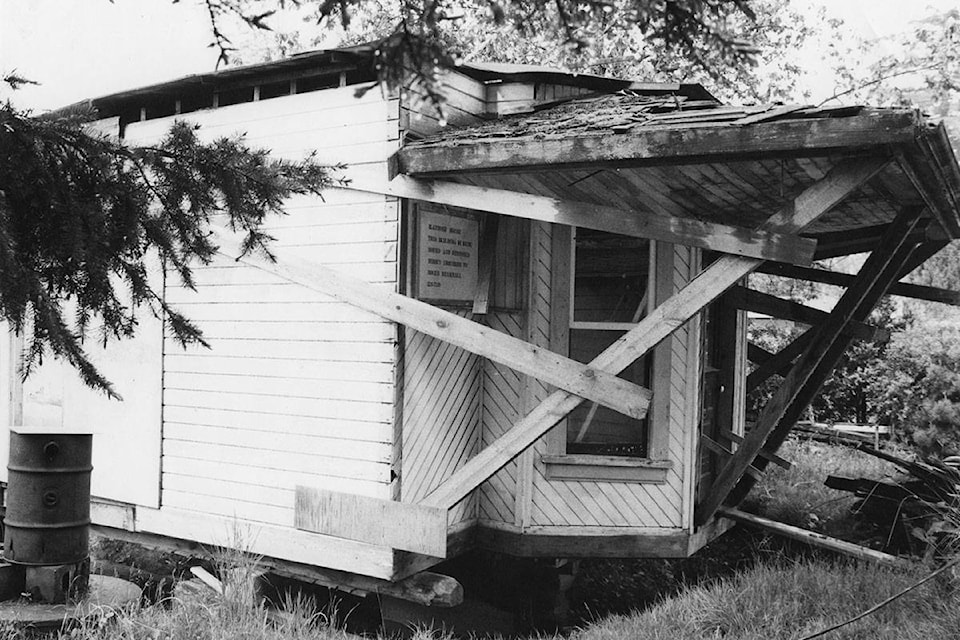 12605014_web1_180626-LAD-McIntoshHouse