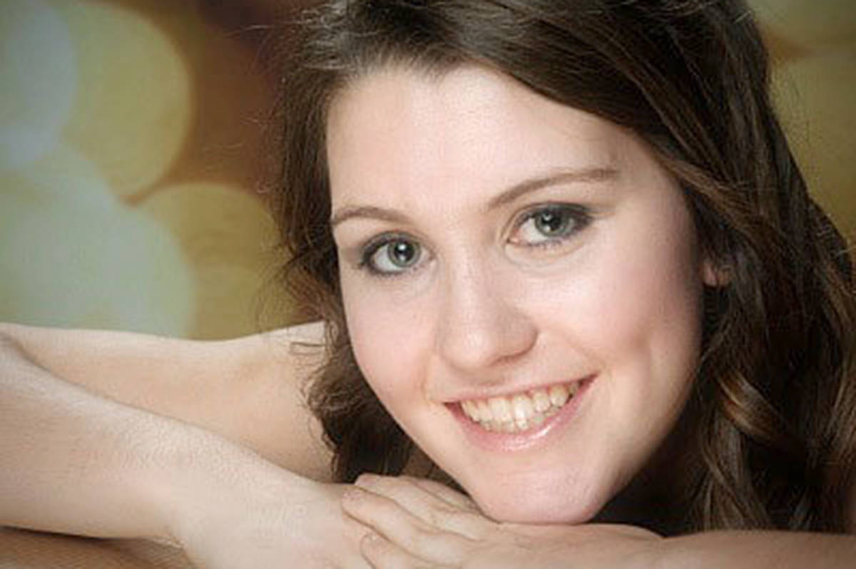 12653580_web1_tessabeauchamp3