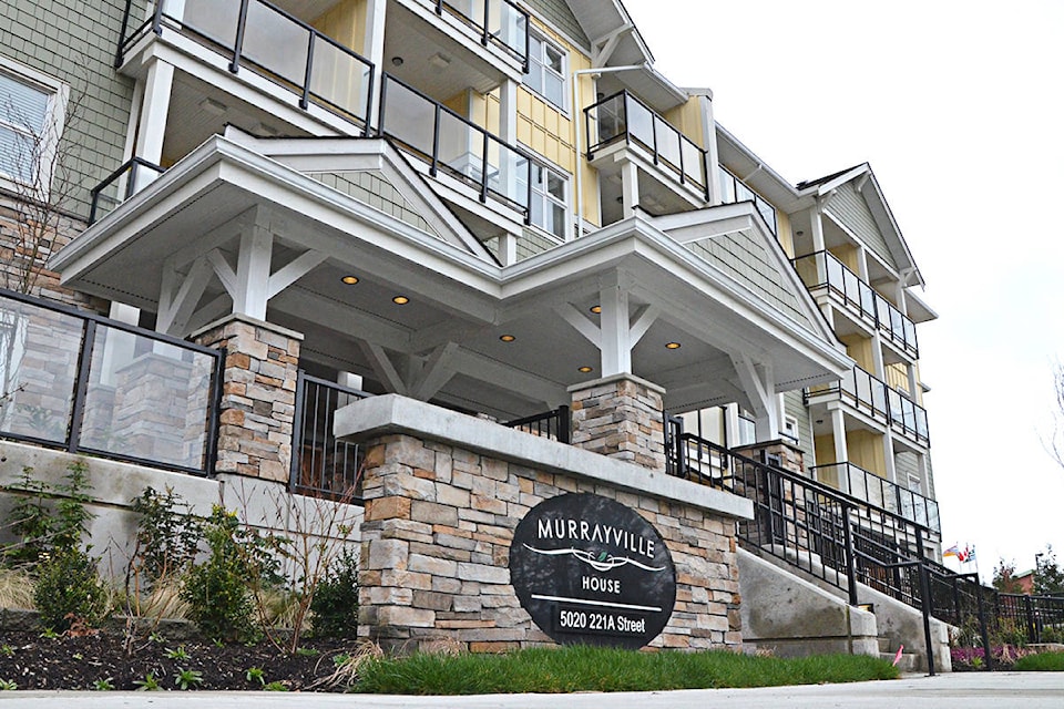 12994295_web1_180327-LAD-MurrayvilleHouse