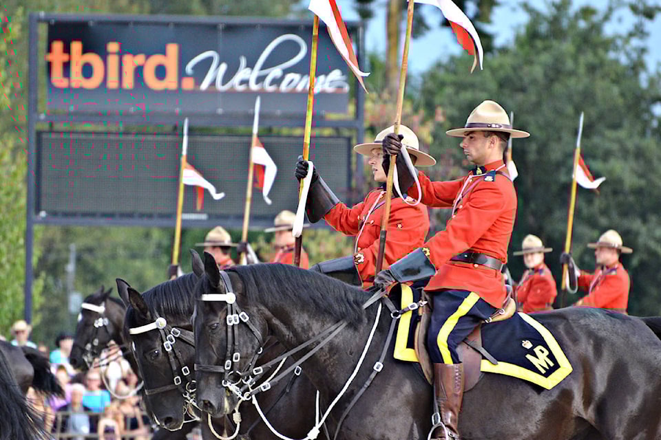 13168621_web1_180816-LAD-MusicalRide4