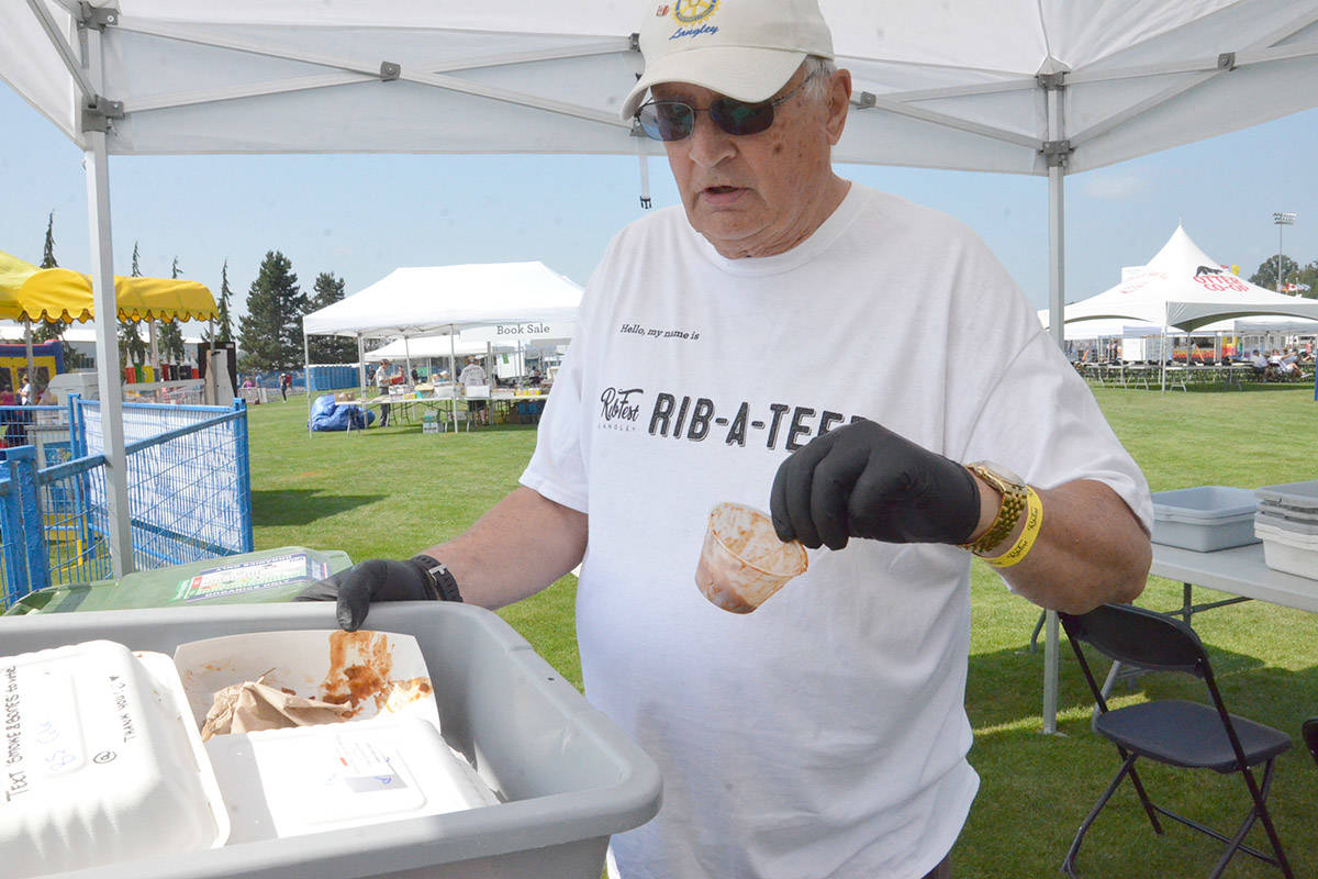 13188173_web1_180817-LAD-Ribfest_6