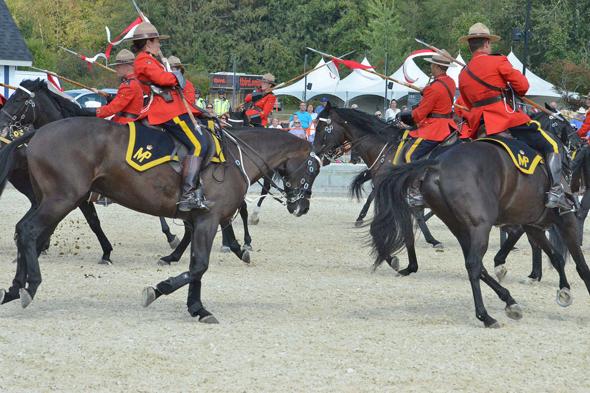 13387458_web1_180901-LAD-RCMPMusicalRide_16