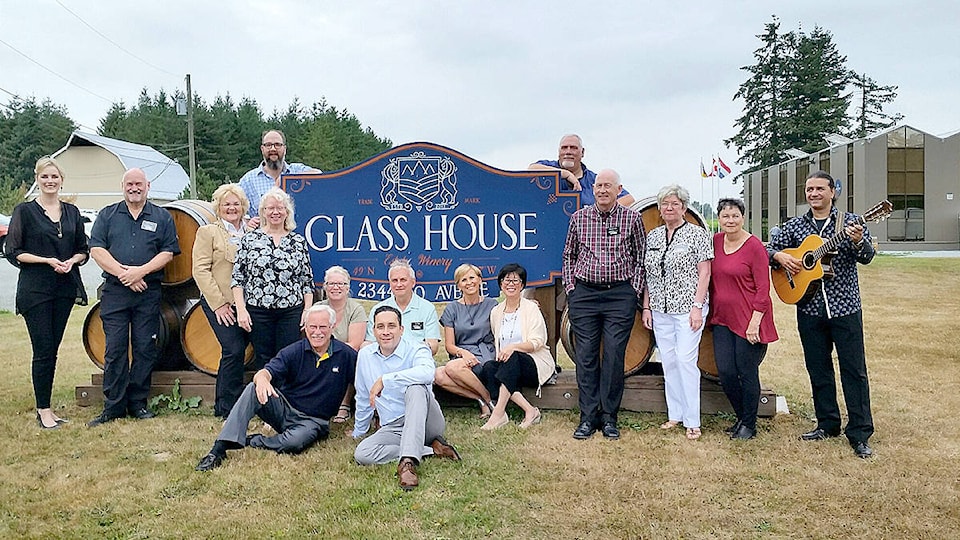13603627_web1_GlassHouseC