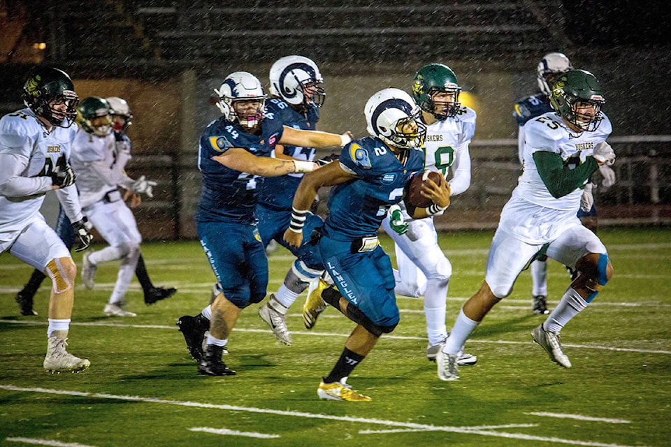 13609178_web1_180918-LAD-RamsVHuskers