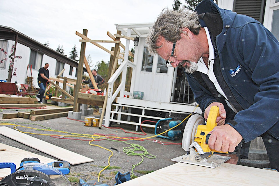 13770561_web1_181001-LAD-RampBuilding