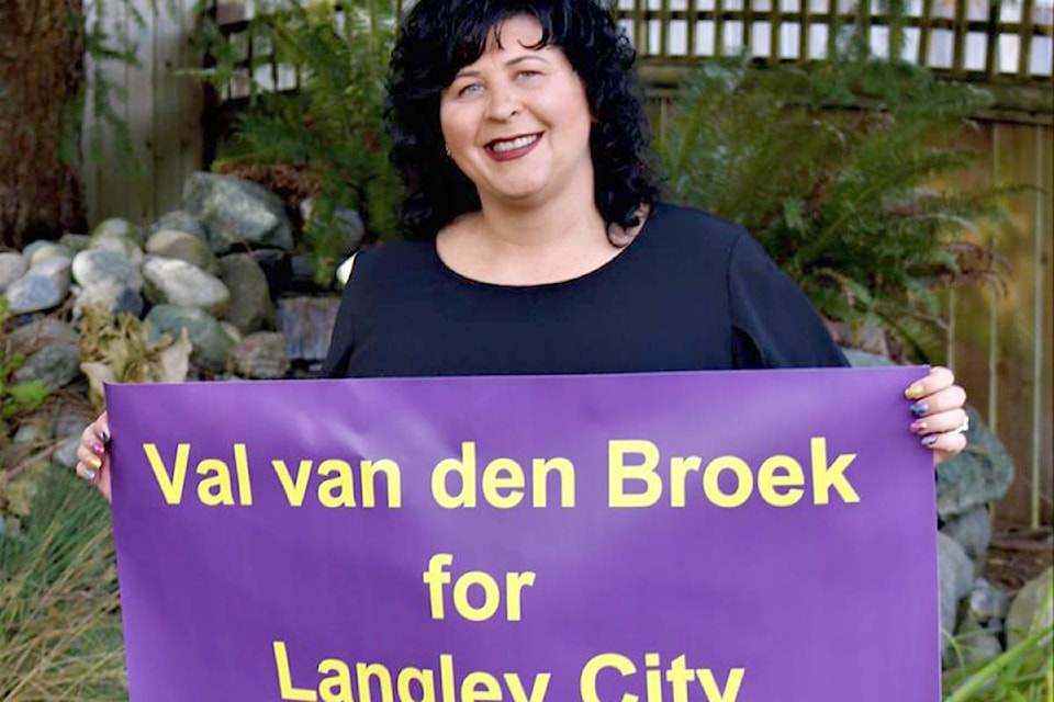 13929392_web1_180421-LAD-VandenBroekMayor1