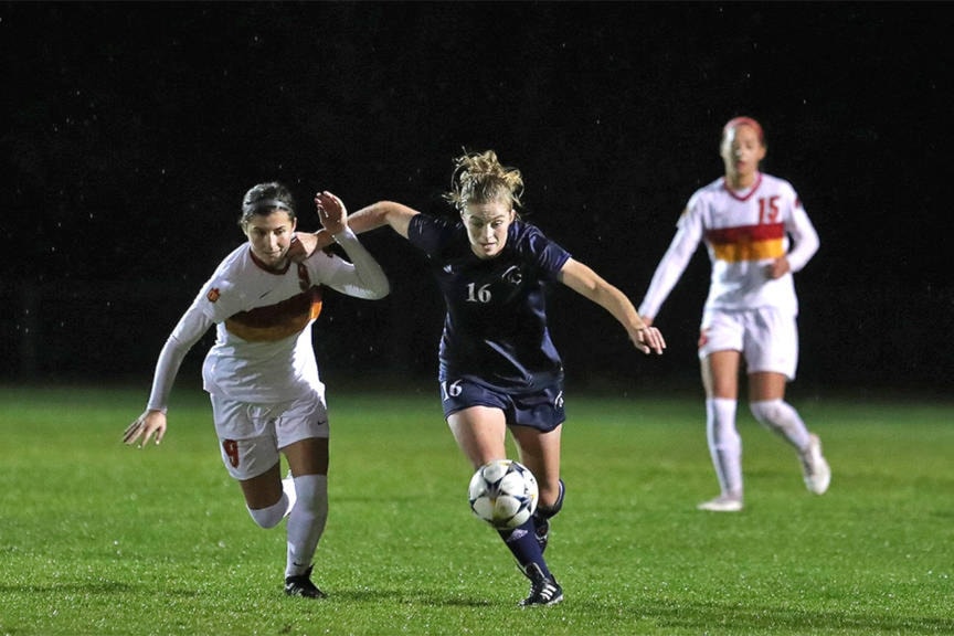 14253247_web1_181104-LAT-TWU-captures-Canada-west-soccer-title