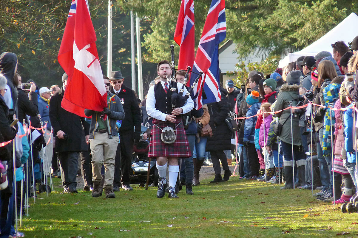 14353131_web1_181111-LAT-Fort-Langley-remembrance-day-2