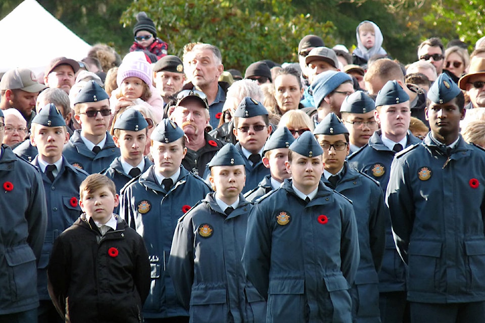 14353131_web1_181111-LAT-Fort-Langley-remembrance-day-9