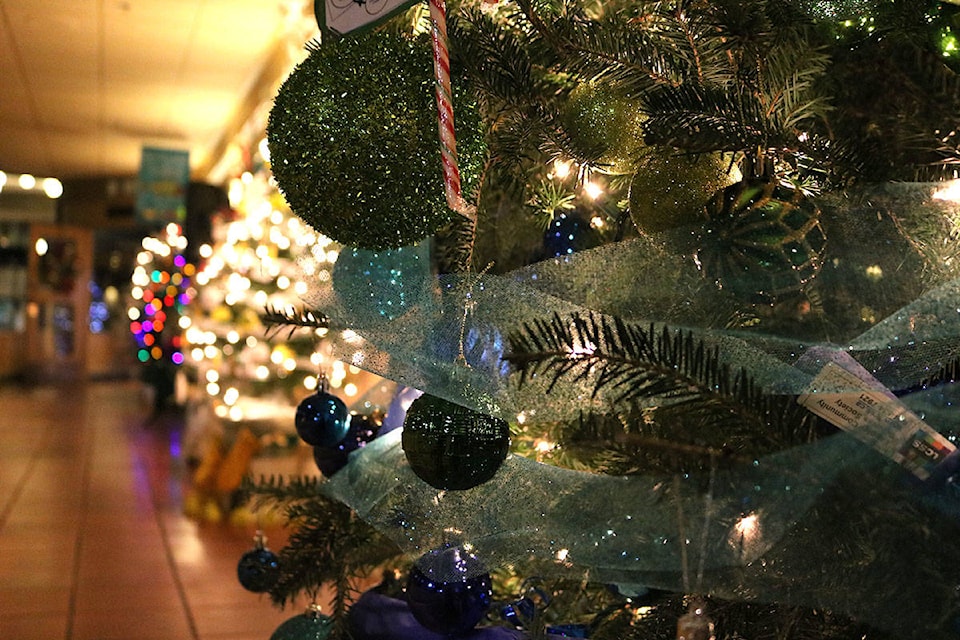 14474568_web1_tree4