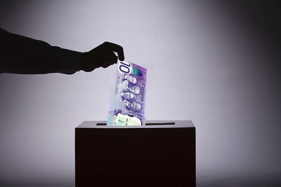 15417661_web1_15413921_web1_Election-spending-illustration