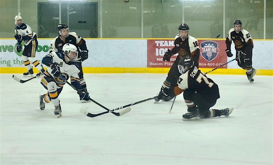 15593039_web1_copy_kodiaks-1st-playoff