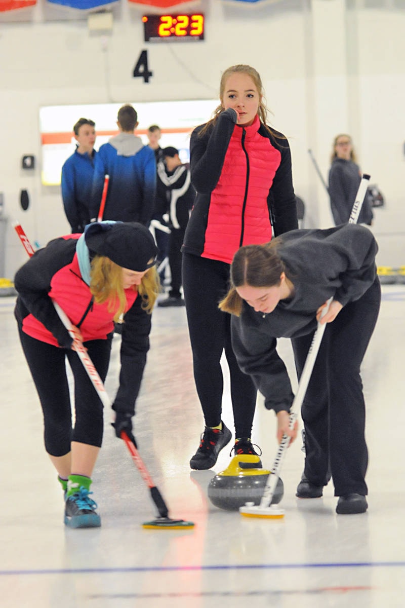 15599905_web1_190217-LAD-Optimist-Curling