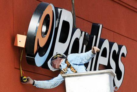 Payless closing sales stores 219