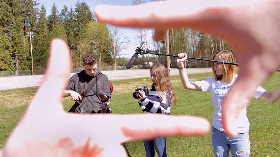 7741315_web1_copy_170717-LAD-BSSvideoCamp_1