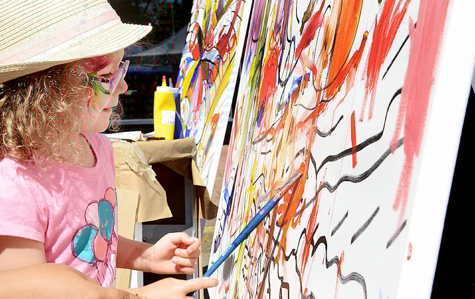 8136018_web1_artsalive8c
