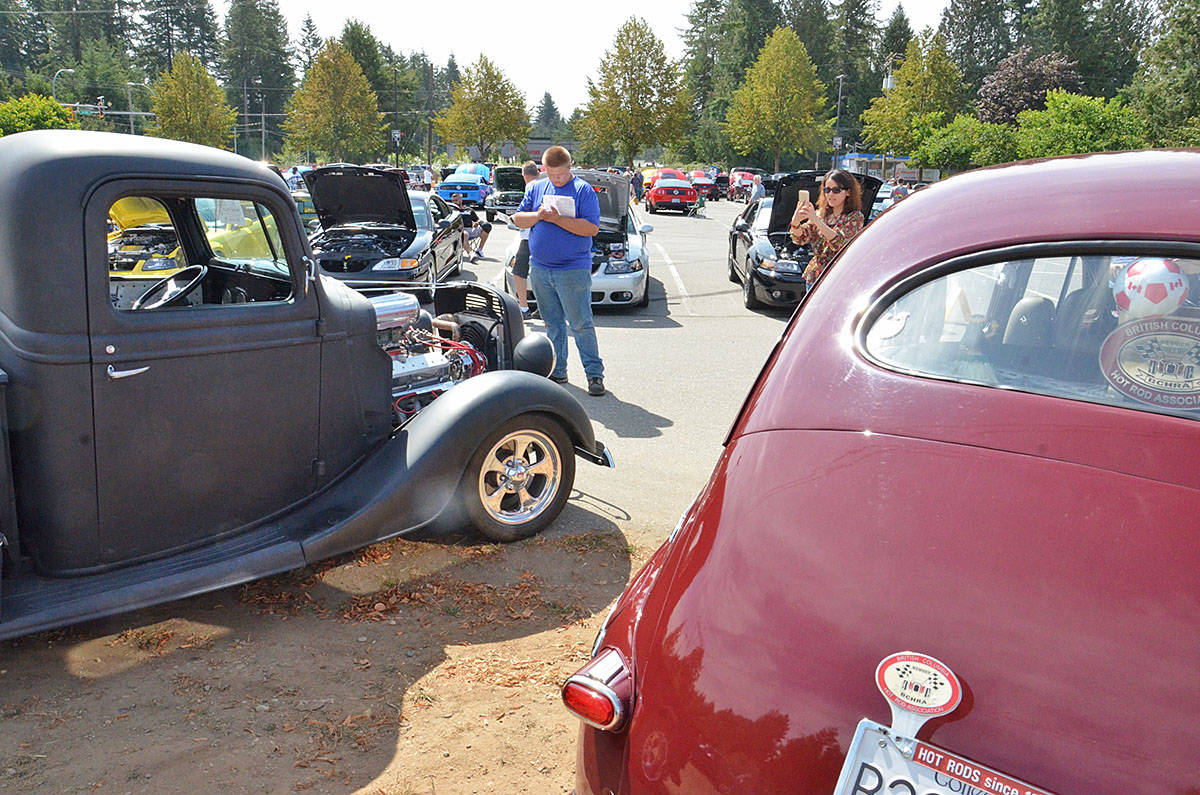 8176483_web1_170820-LAD-MustangRoundUpCarShow_3