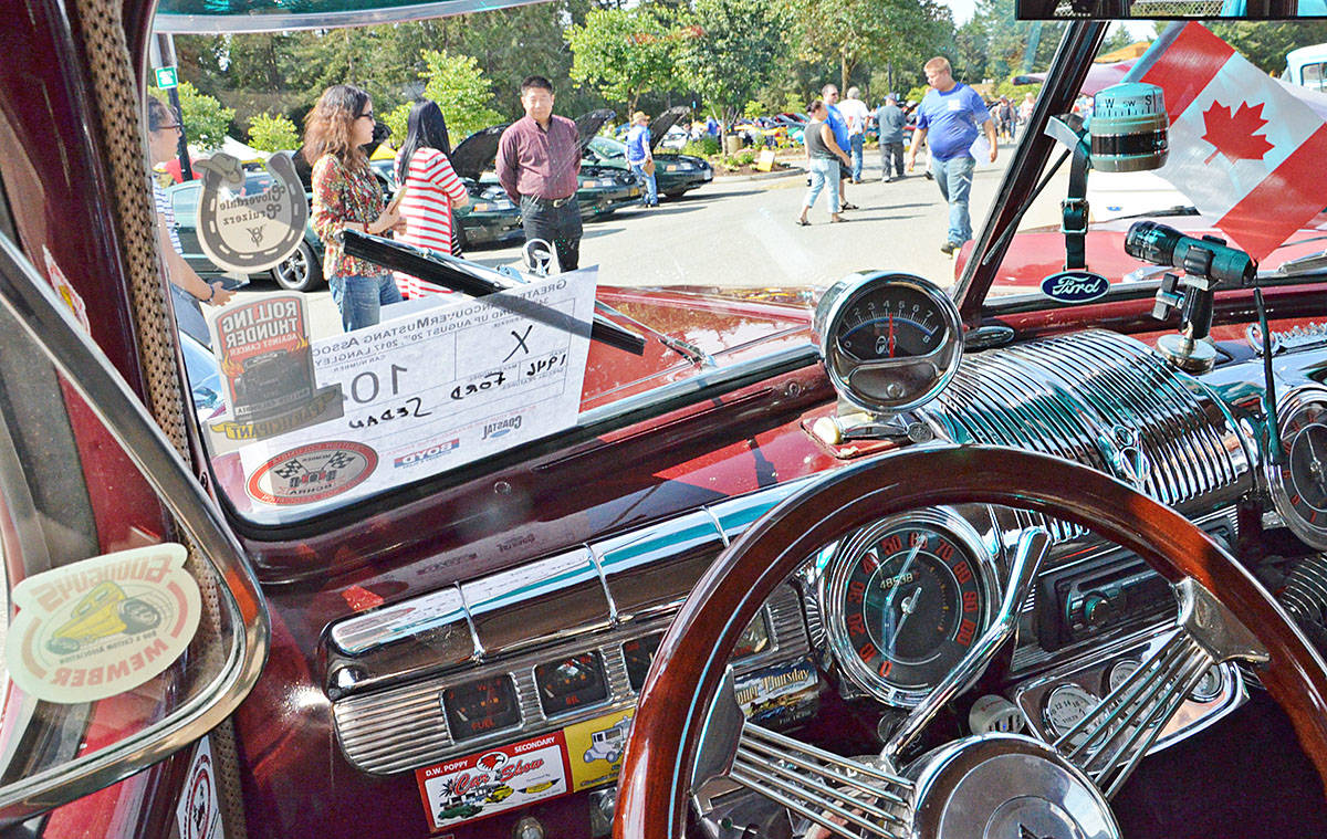 8176483_web1_170820-LAD-MustangRoundUpCarShow_4
