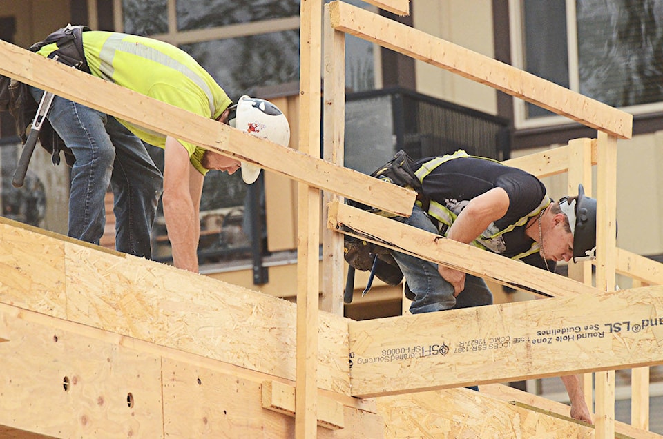 8394303_web1_Housing1c