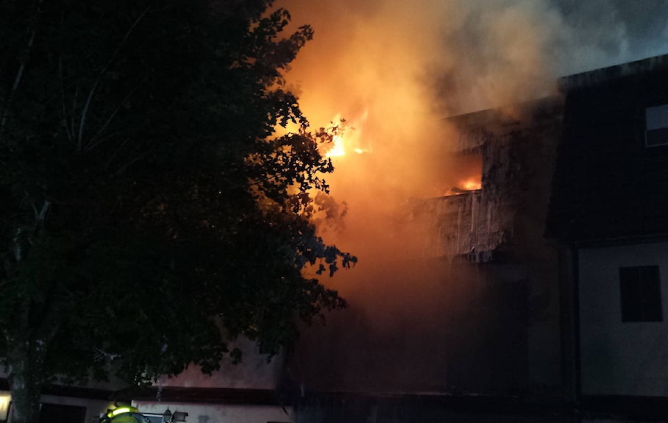 8491707_web1_FirePic