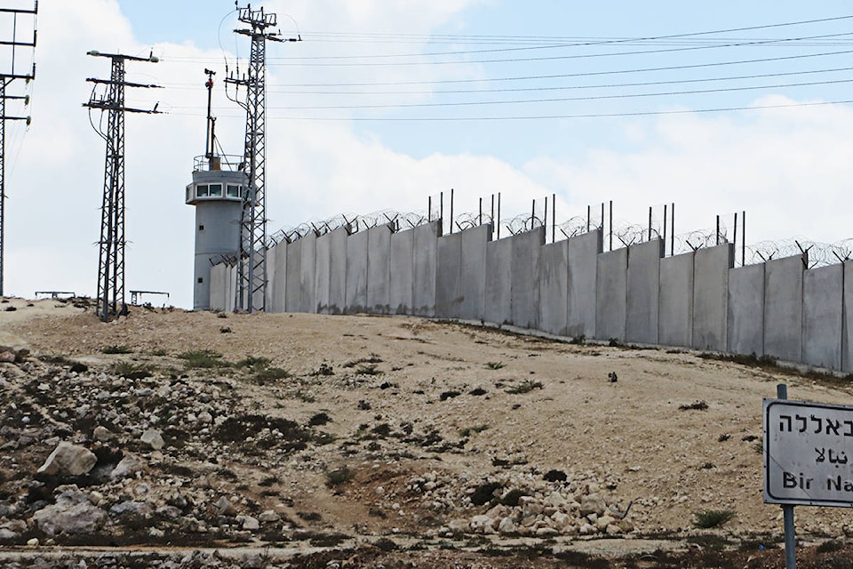 9296813_web1_JerusalemWalls