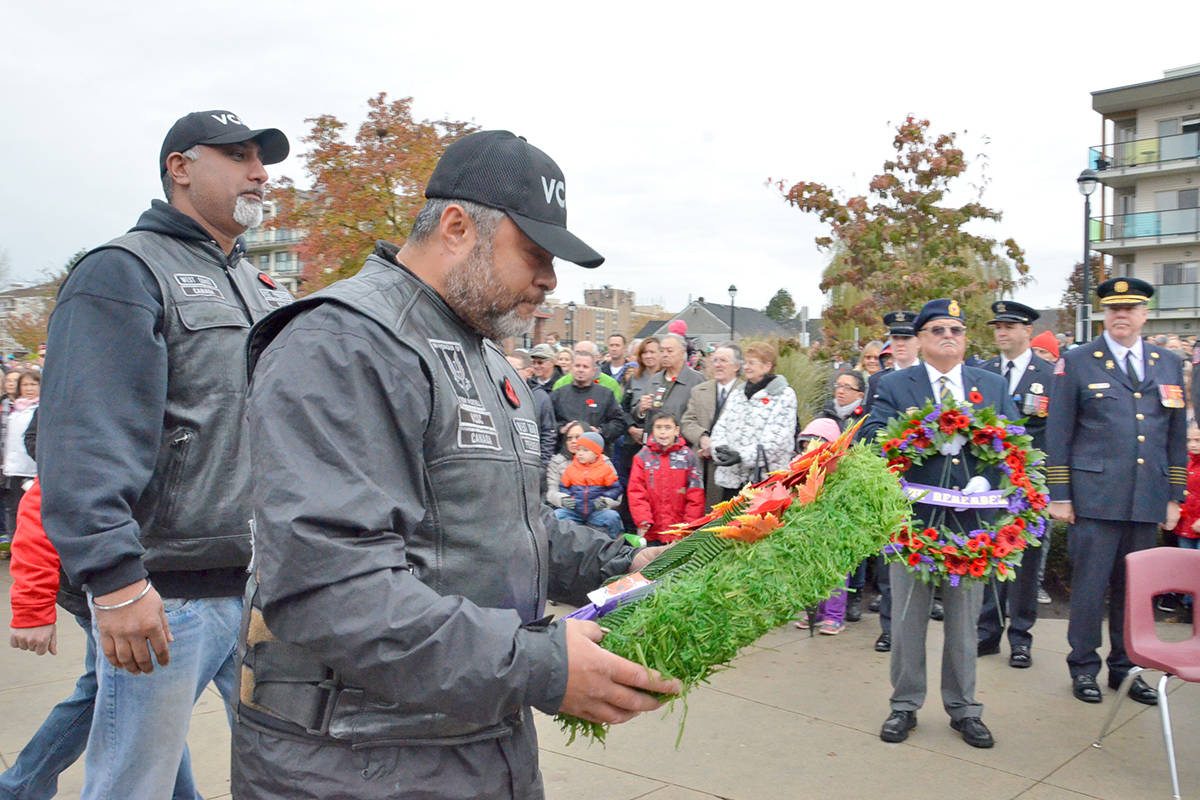 9338421_web1_171111-LAD-LangleyCityRemembrance_17