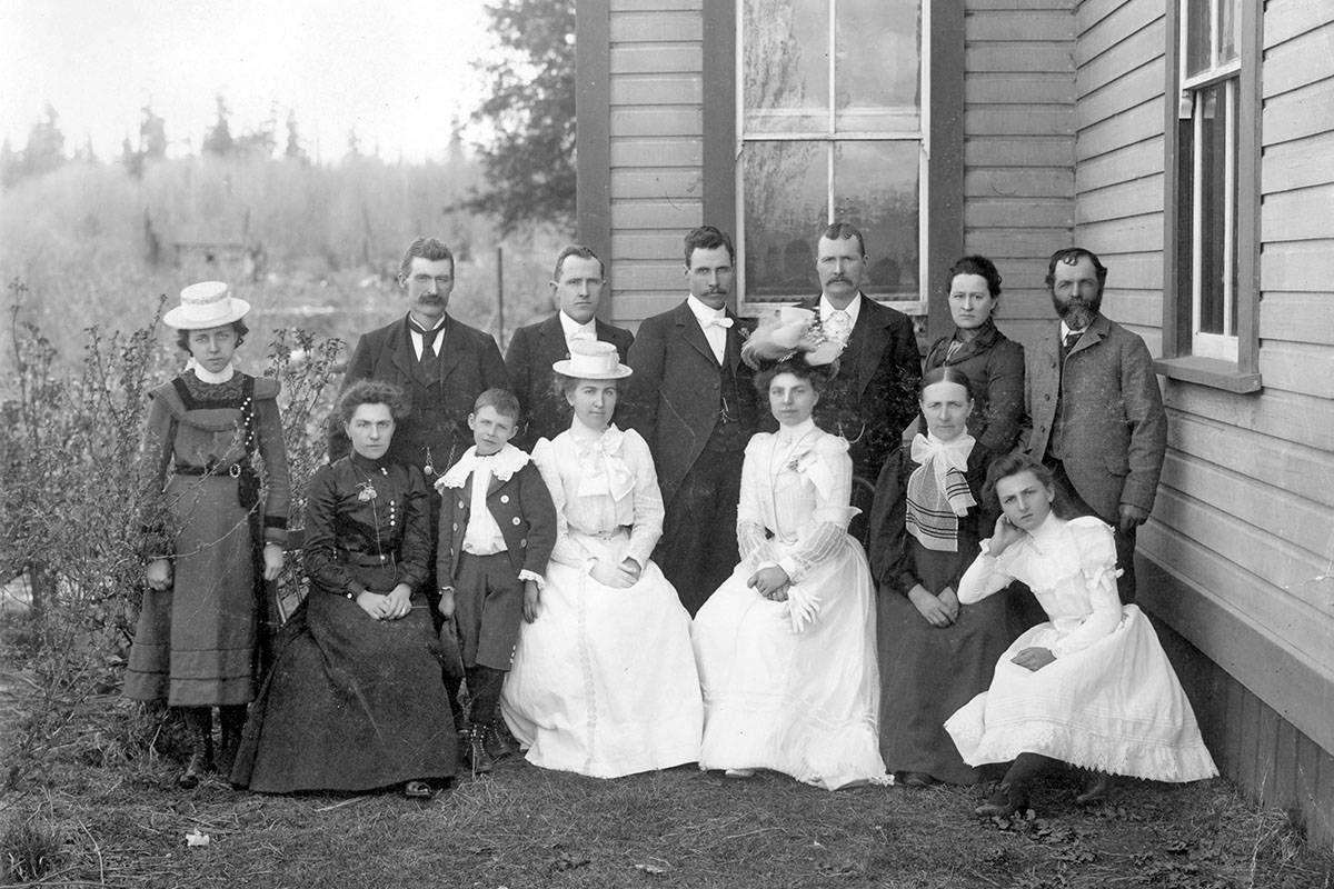 9729481_web1_copy_WeddingPartyWeb
