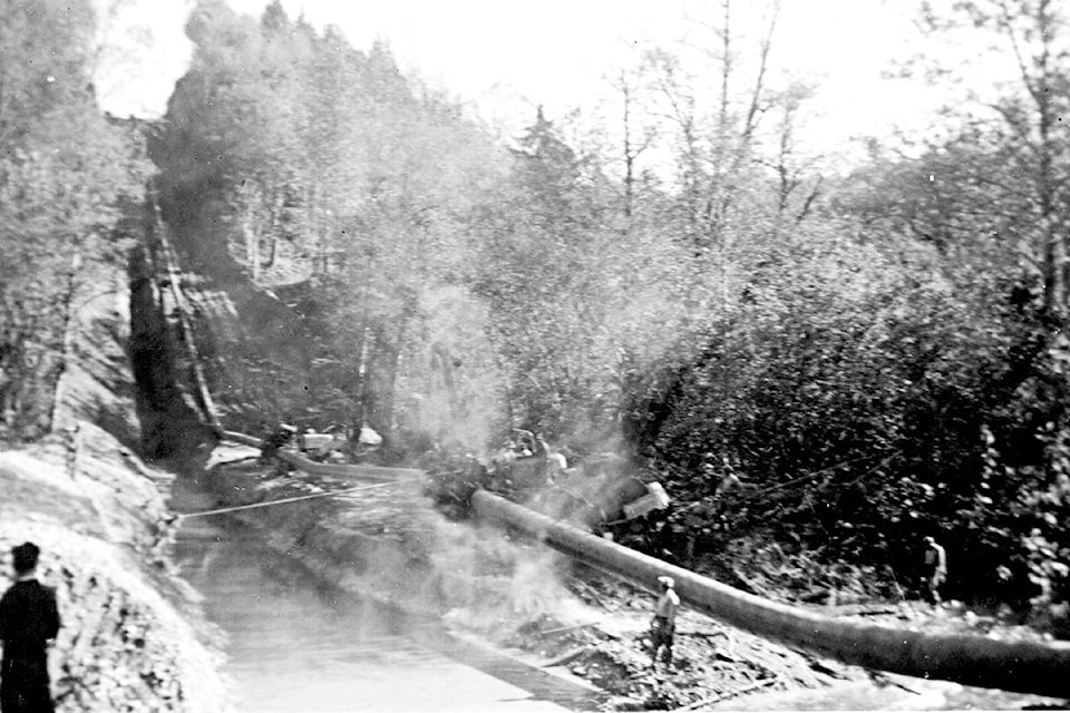 web1_170410-LAD-M-Pipeline1953