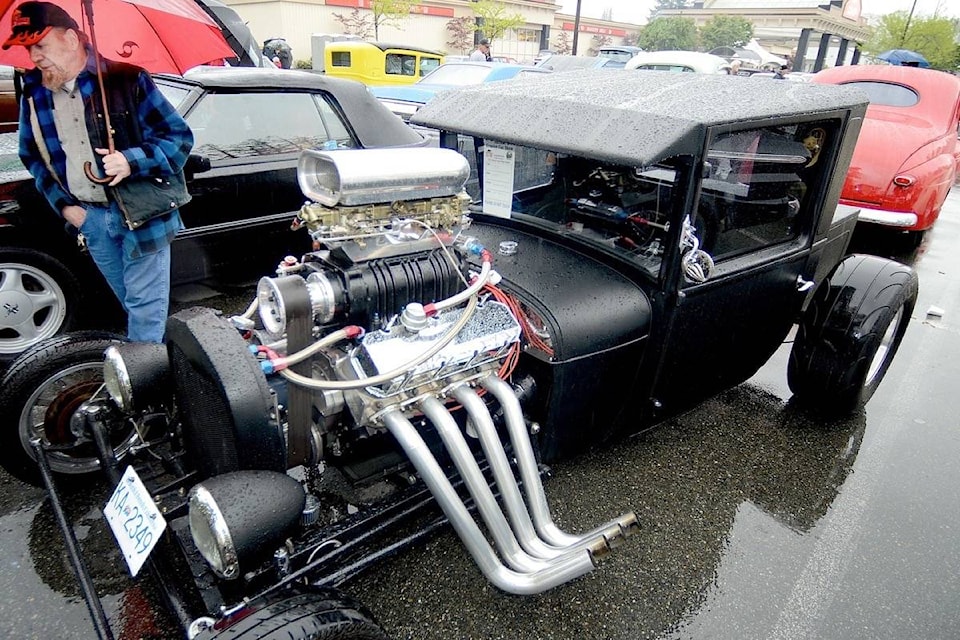 web1_170413-LAD-M-ottercarshow7c