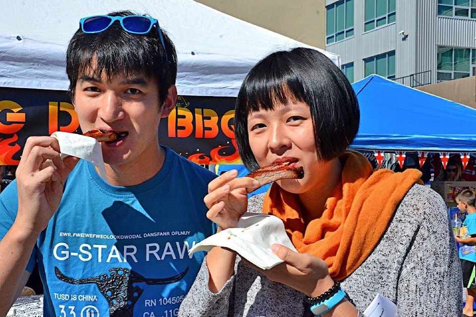web1_170420-LAD-M-BBQ1c
