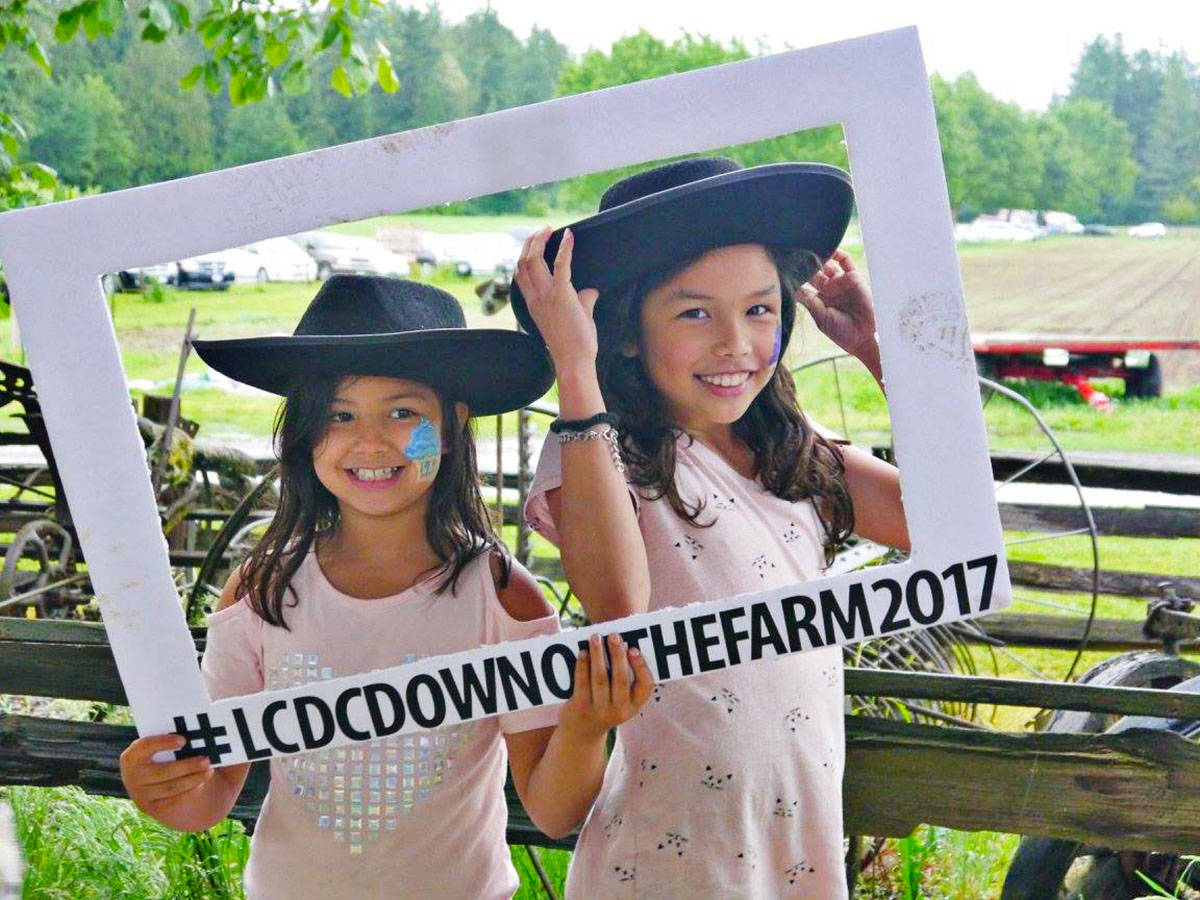 web1_17067-LAD-CDCFamilyPicnic_4