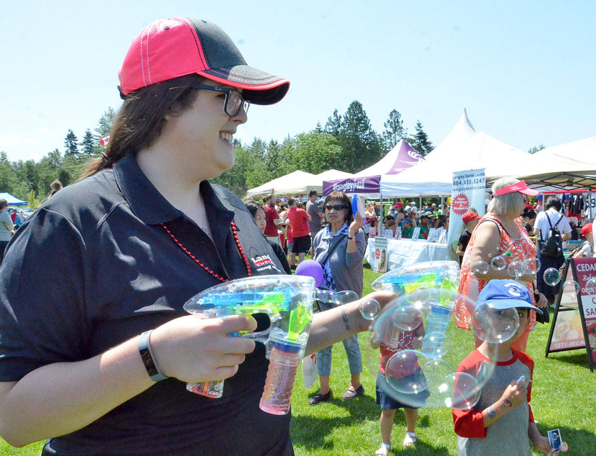 web1_170701-LAD-canadaDayLEC_1