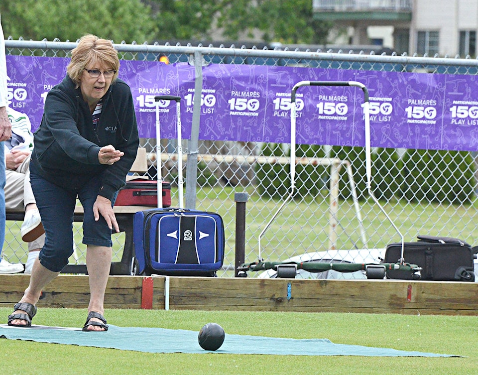 web1_LawnBowling2c