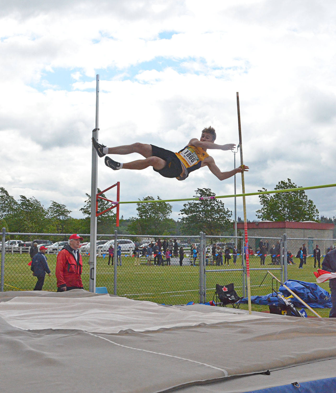 web1_PoleVault2c