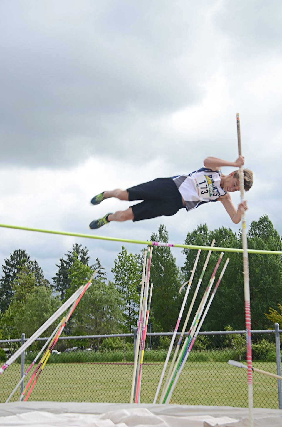 web1_PoleVault4c